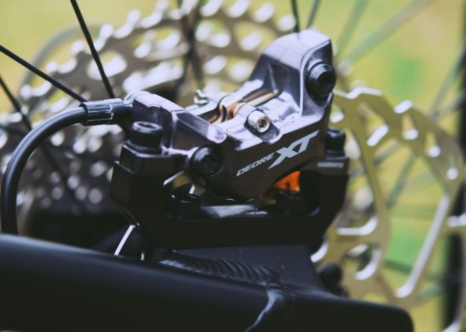 Rowerowe hamulce hydrauliczne, które wymagają odpowietrzenia